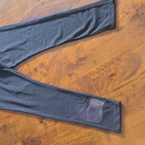 NWT Adidas Holiday Shine Black Graphic Leggings Size Small - Picture 10 of 16